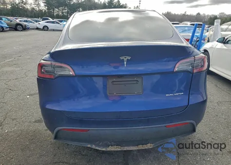 2024 Tesla Model Y z USA, uszkodzony, nr VIN 7SAYGDEE0RA265588